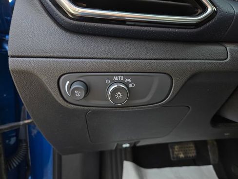 Used 2022 Chevrolet Bolt EUV Premier w/ Launch Edition FWD image 14
