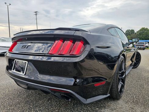 Used 2017 Ford Mustang GT Premium w/ Black Accent Package RWD image 5