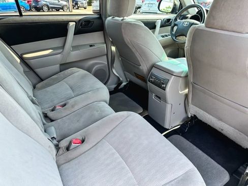 Used 2012 Toyota Highlander FWD image 24