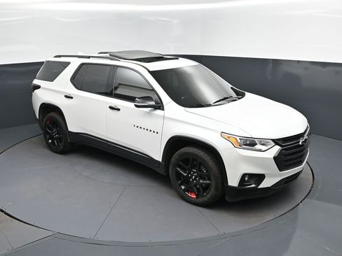 Used 2021 Chevrolet Traverse Premier w/ Redline Edition FWD image 32