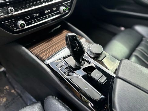 Used 2018 BMW 530i RWD image 23