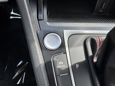 Used 2017 Volkswagen GTI SE FWD image 12