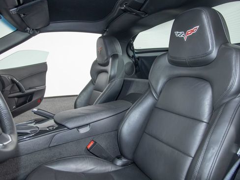 Used 2013 Chevrolet Corvette Grand Sport w/ 2LT Preferred Equipment Group RWD image 3