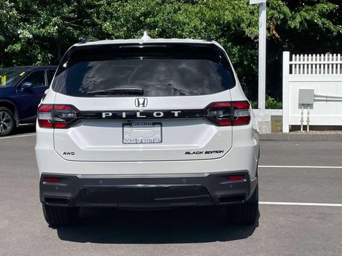 Certified 2026 Honda Pilot Black Edition image 6