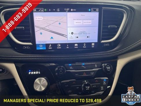 Used 2024 Chrysler Pacifica Limited FWD image 7
