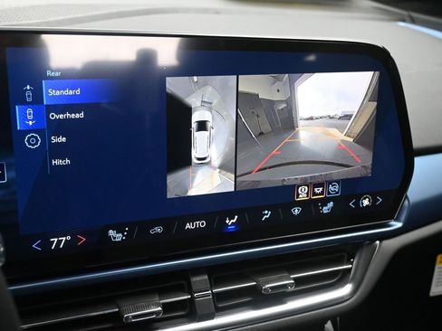 New 2026 Chevrolet Equinox EV LT image 24