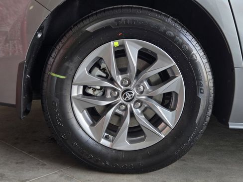 New 2026 Toyota Sienna XLE image 4