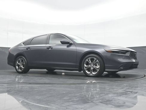 Used 2023 Honda Accord EX-L image 32