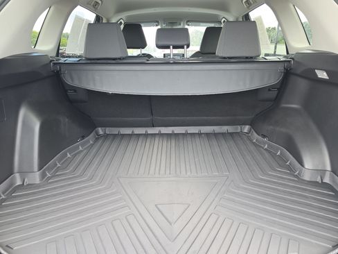 Certified 2021 Toyota RAV4 XLE FWD image 10