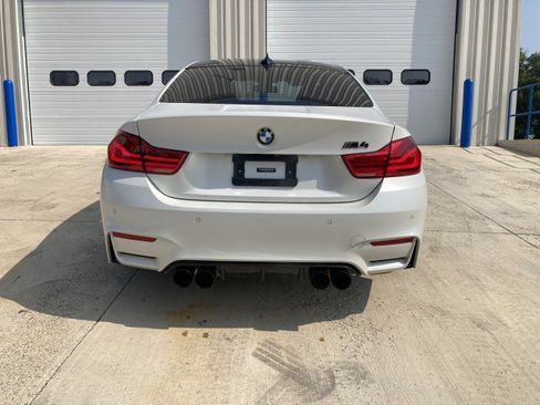 Used 2018 BMW M4 Coupe w/ Executive Package RWD image 8