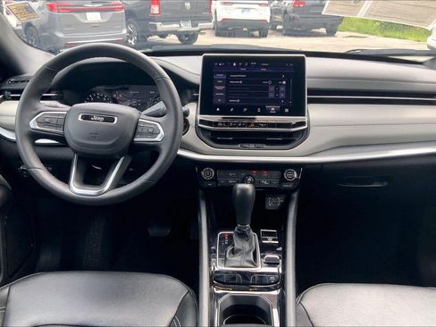 Used 2025 Jeep Compass Limited AWD/4WD image 15