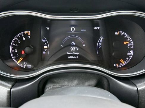 Used 2018 Jeep Grand Cherokee Altitude AWD/4WD image 24