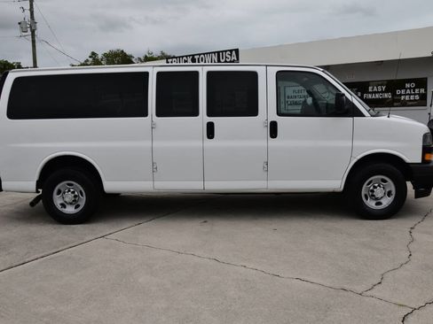 Used 2019 Chevrolet Express 3500 LS RWD image 8