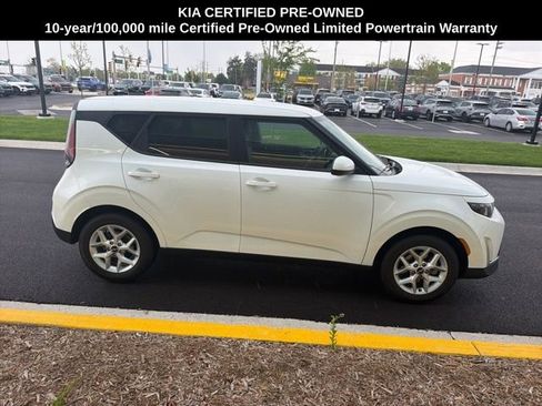Certified 2025 Kia Soul LX w/ LX Technology Package FWD image 11