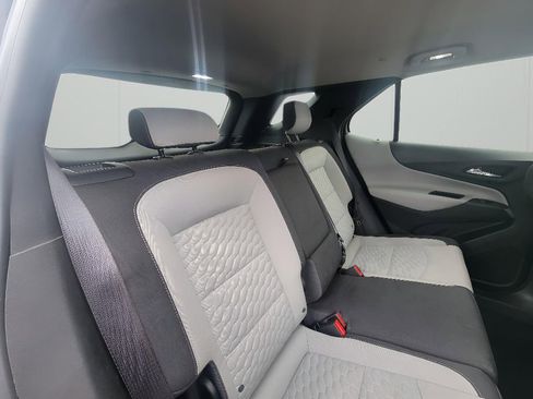 Used 2018 Chevrolet Equinox LS image 28