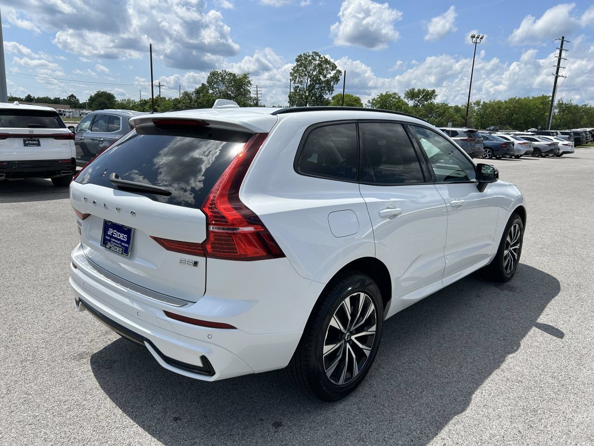 Used 2025 Volvo XC60 B5 Core w/ Protection Package Premier AWD/4WD image 5