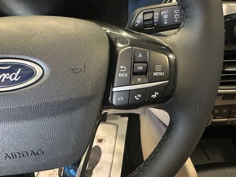 Used 2022 Ford Escape Titanium w/ Class II Trailer Tow Package AWD/4WD image 12