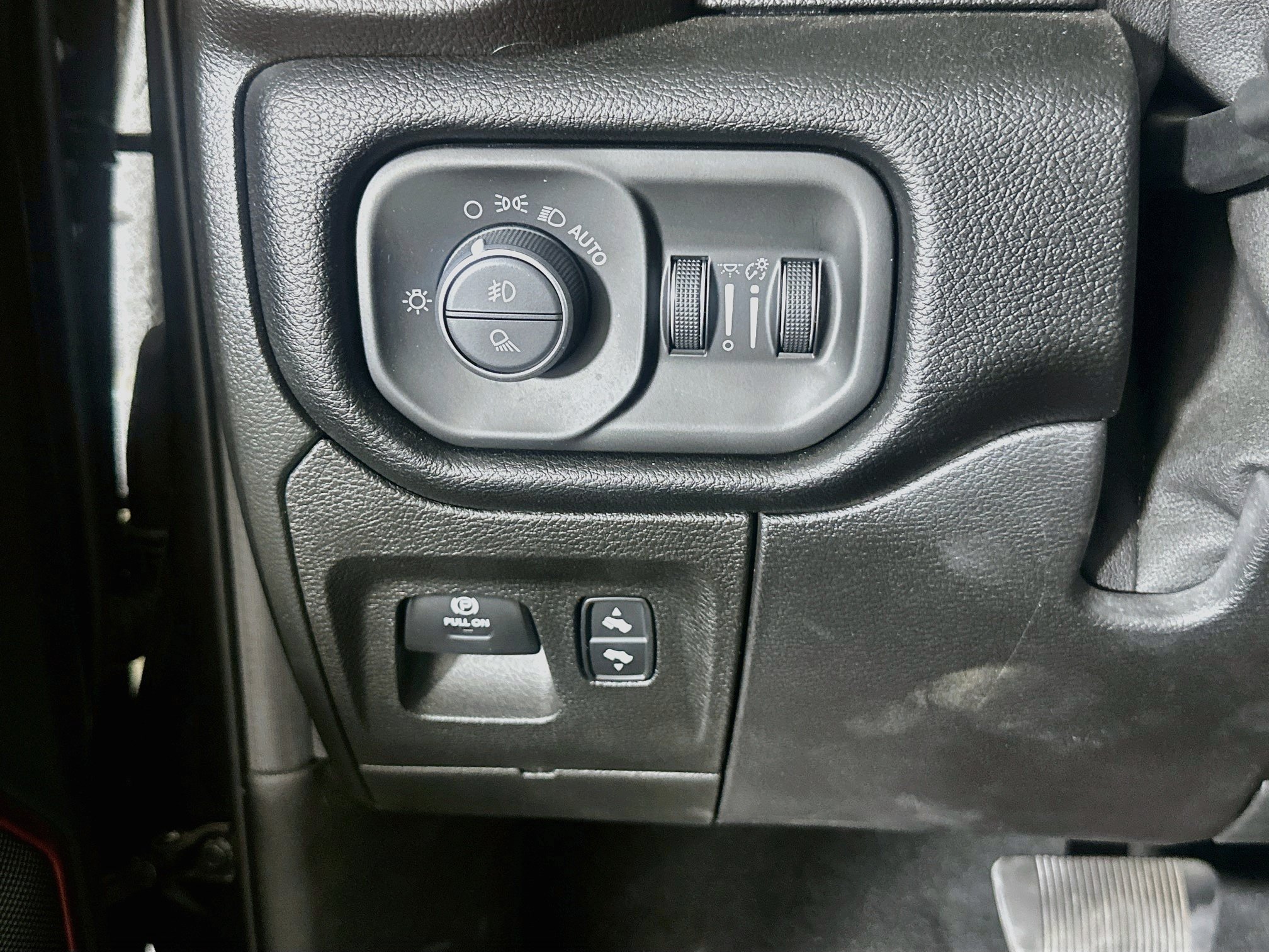 Used 2019 RAM 1500 Rebel w/ Rebel Level 2 Equipment Group AWD/4WD image 17