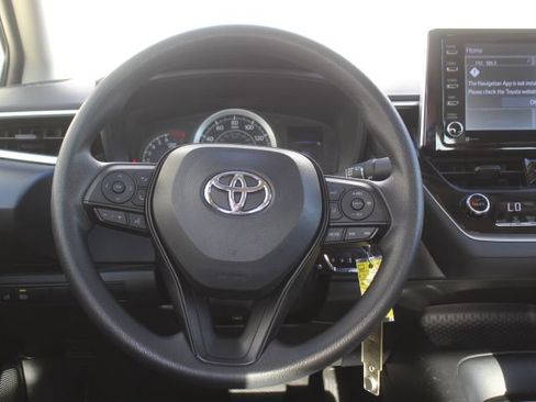 Used 2021 Toyota Corolla LE image 24
