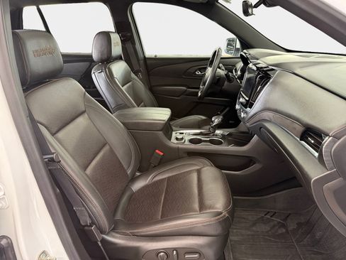 Used 2023 Chevrolet Traverse High Country AWD/4WD image 12