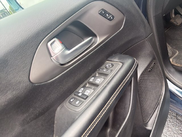 Used 2022 Chrysler Pacifica Limited w/ Uconnect Theater Family Group AWD/4WD image 12