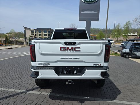 Used 2024 GMC Sierra 2500 AT4 w/ AT4 Premium Plus Package AWD/4WD image 5