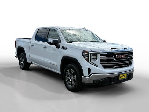 Used 2025 GMC Sierra 1500 SLT RWD image 7