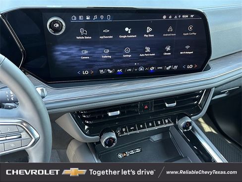 New 2026 Chevrolet Suburban Premier image 17