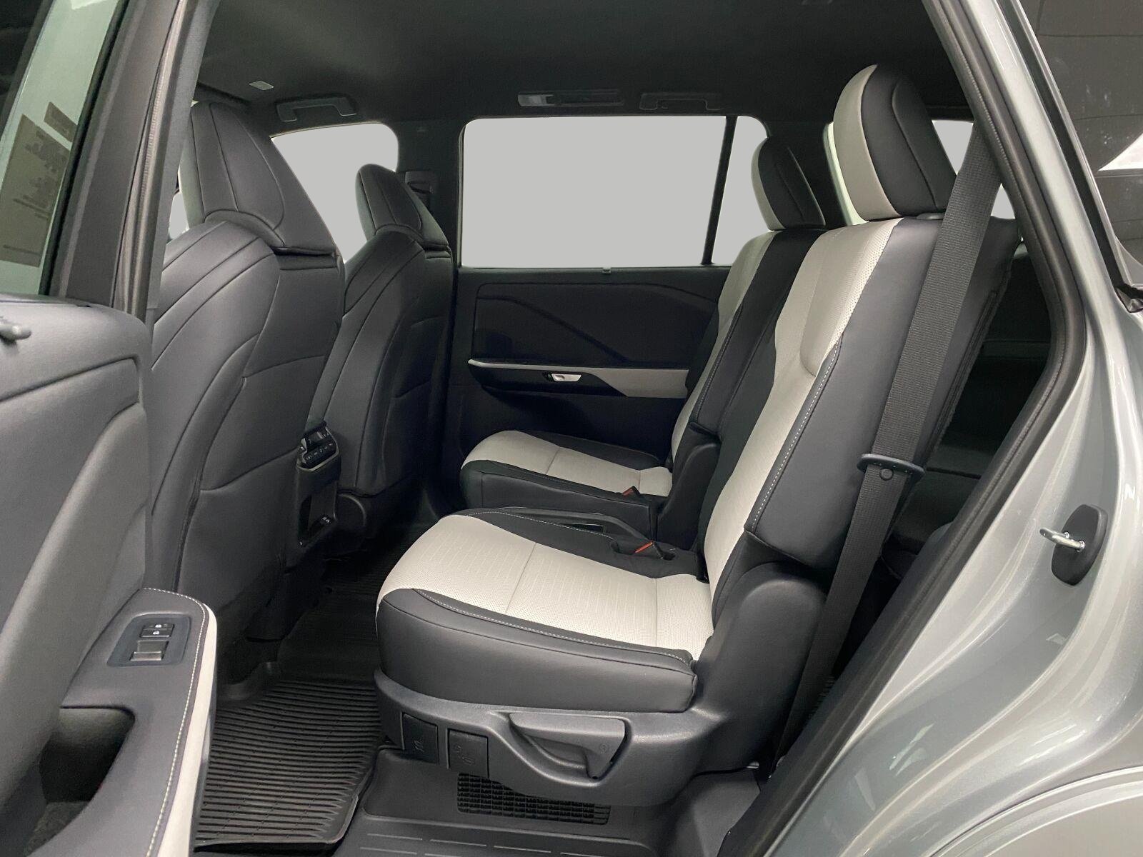 New 2026 Lexus TX 500h AWD w/ Technology Package image 29