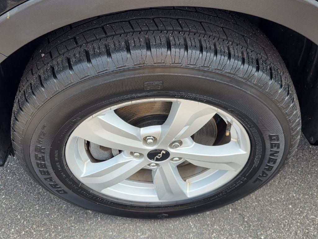 Used 2023 Kia Sorento LX AWD/4WD image 12