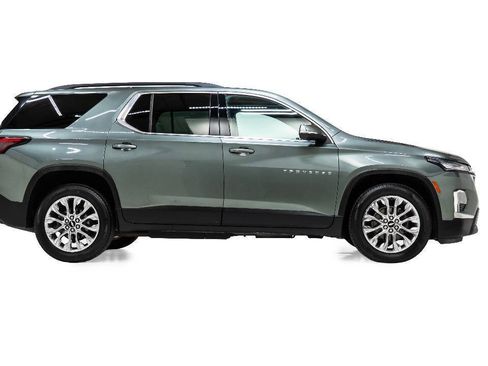 Used 2022 Chevrolet Traverse LT FWD image 5