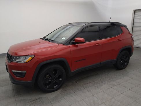Used 2018 Jeep Compass Latitude w/ Popular Equipment Group FWD image 2