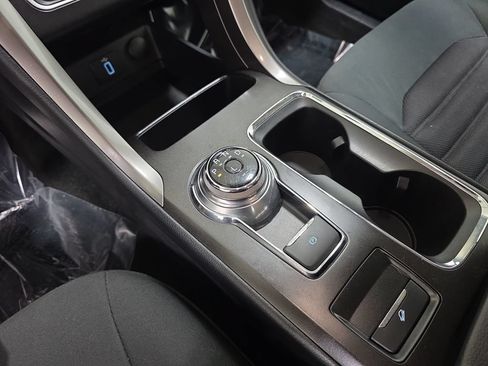 Used 2017 Ford Fusion SE w/ Fusion SE Technology Package FWD image 25
