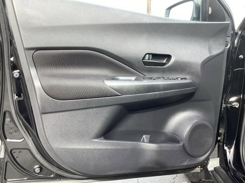 Used 2022 Nissan Kicks S image 28