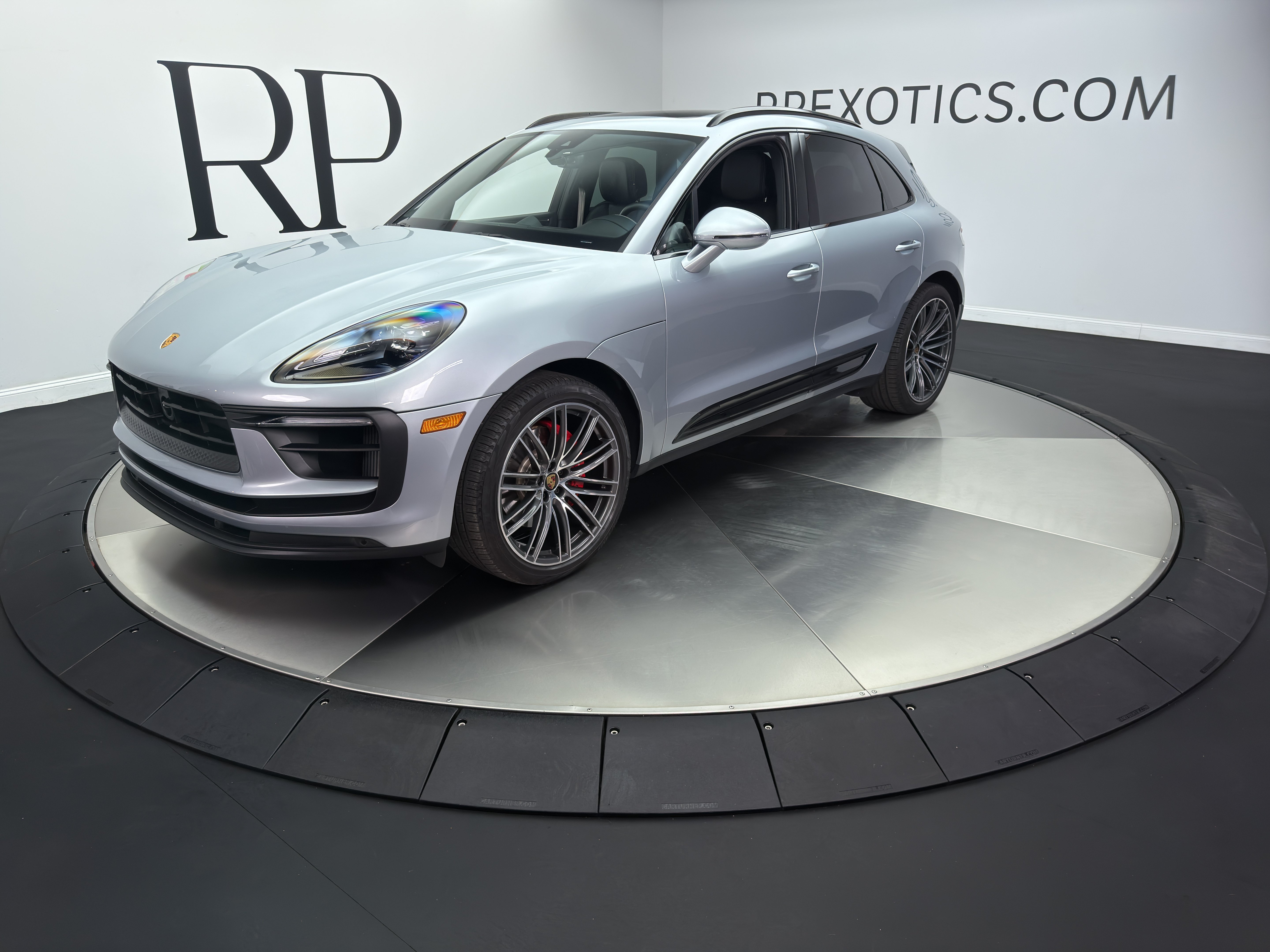 Used 2025 Porsche Macan S AWD/4WD image 1