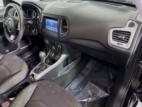 Used 2020 Jeep Compass Sport image 30