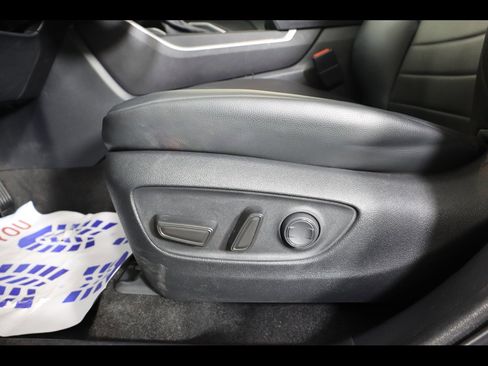 Used 2023 Toyota Highlander XLE image 22