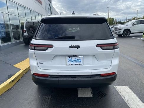 Used 2021 Jeep Grand Cherokee L Laredo image 7