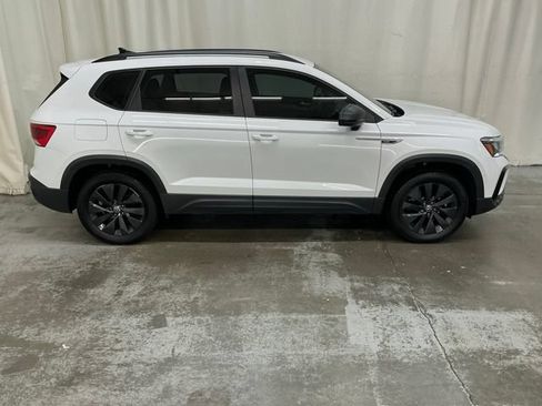 Used 2022 Volkswagen Taos S AWD/4WD image 3