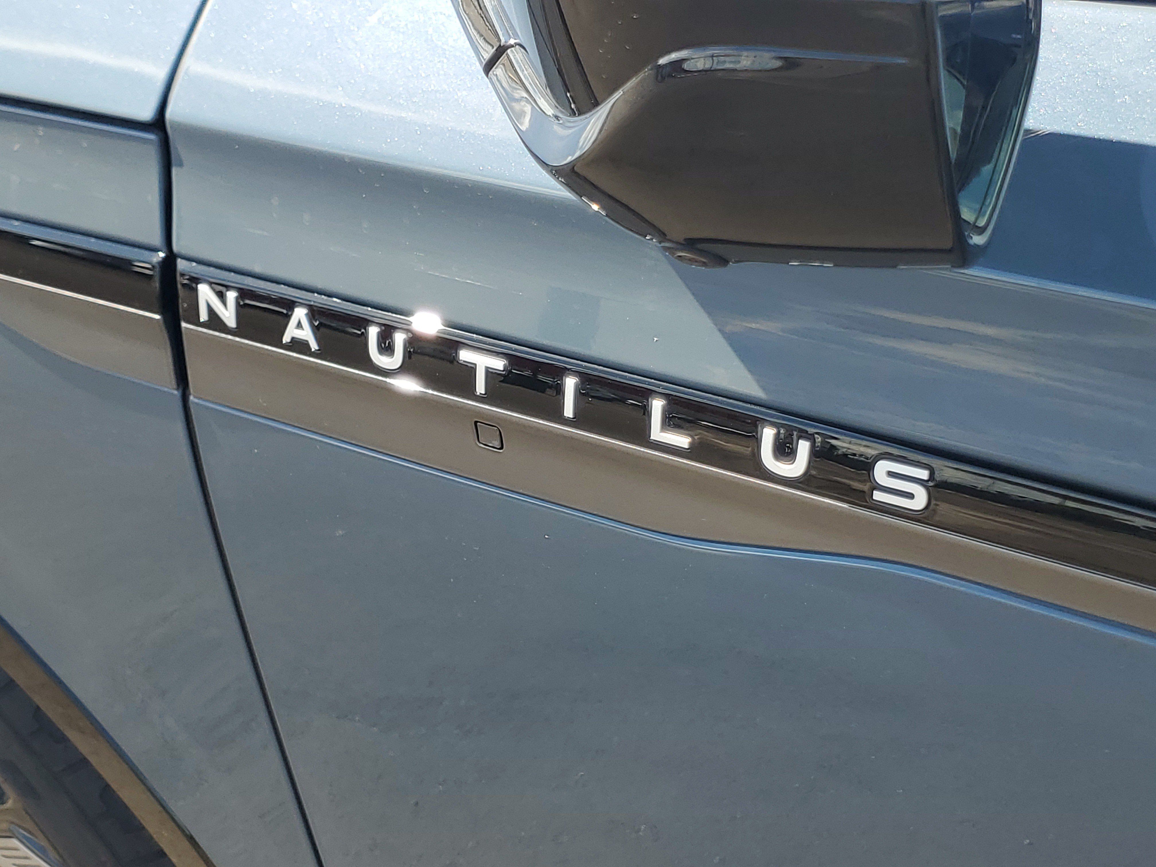 New 2026 Lincoln Nautilus Reserve w/ Jet Appearance Package AWD/4WD image 7