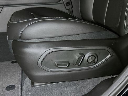 New 2025 Jeep Grand Cherokee Limited w/ Luxury Tech Group II AWD/4WD image 14