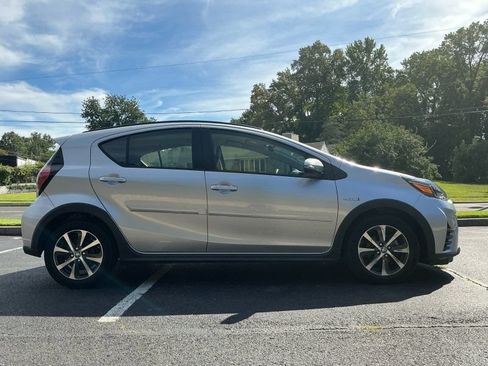 Used 2018 Toyota Prius C One FWD image 4