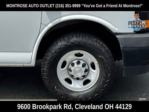 Used 2020 Chevrolet Express 3500 w/ Driver Convenience Package RWD image 41