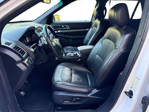 Used 2016 Ford Explorer Sport w/ Equipment Group 401A AWD/4WD image 9