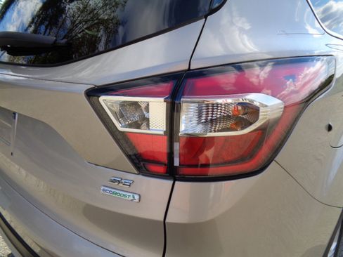 Used 2018 Ford Escape SE w/ Ford Safe & Smart Package image 14