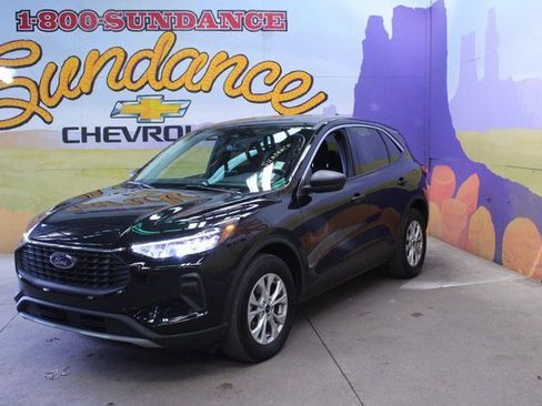 Used 2023 Ford Escape Active image 2