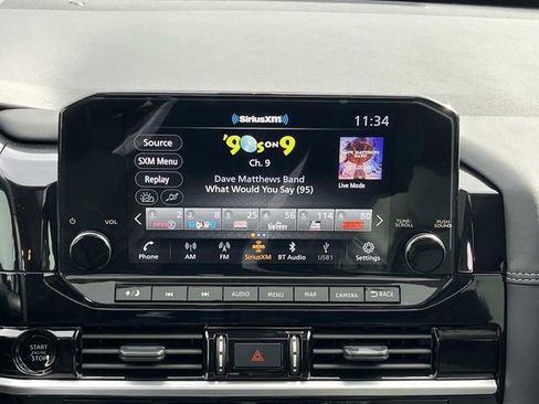 Used 2025 Nissan Pathfinder Platinum FWD image 12