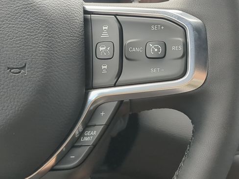 New 2026 RAM 4500 4x4 Crew Cab DRW w/ Laramie Trim Package image 24