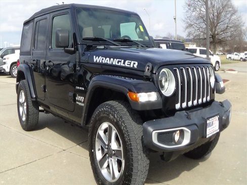 Used 2021 Jeep Wrangler Unlimited Sahara image 4