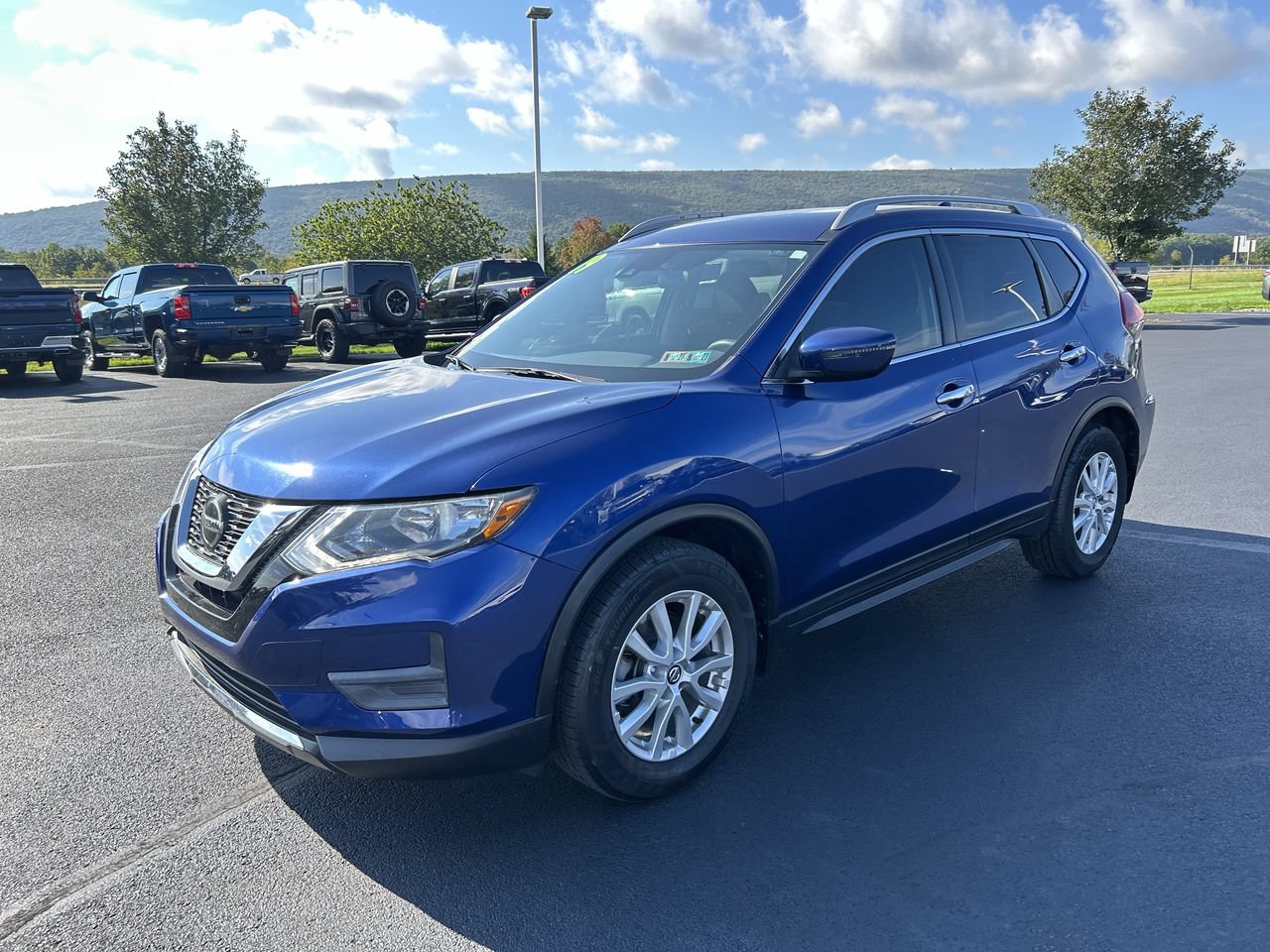 Used 2019 Nissan Rogue S w/ Special Edition Package FWD image 3